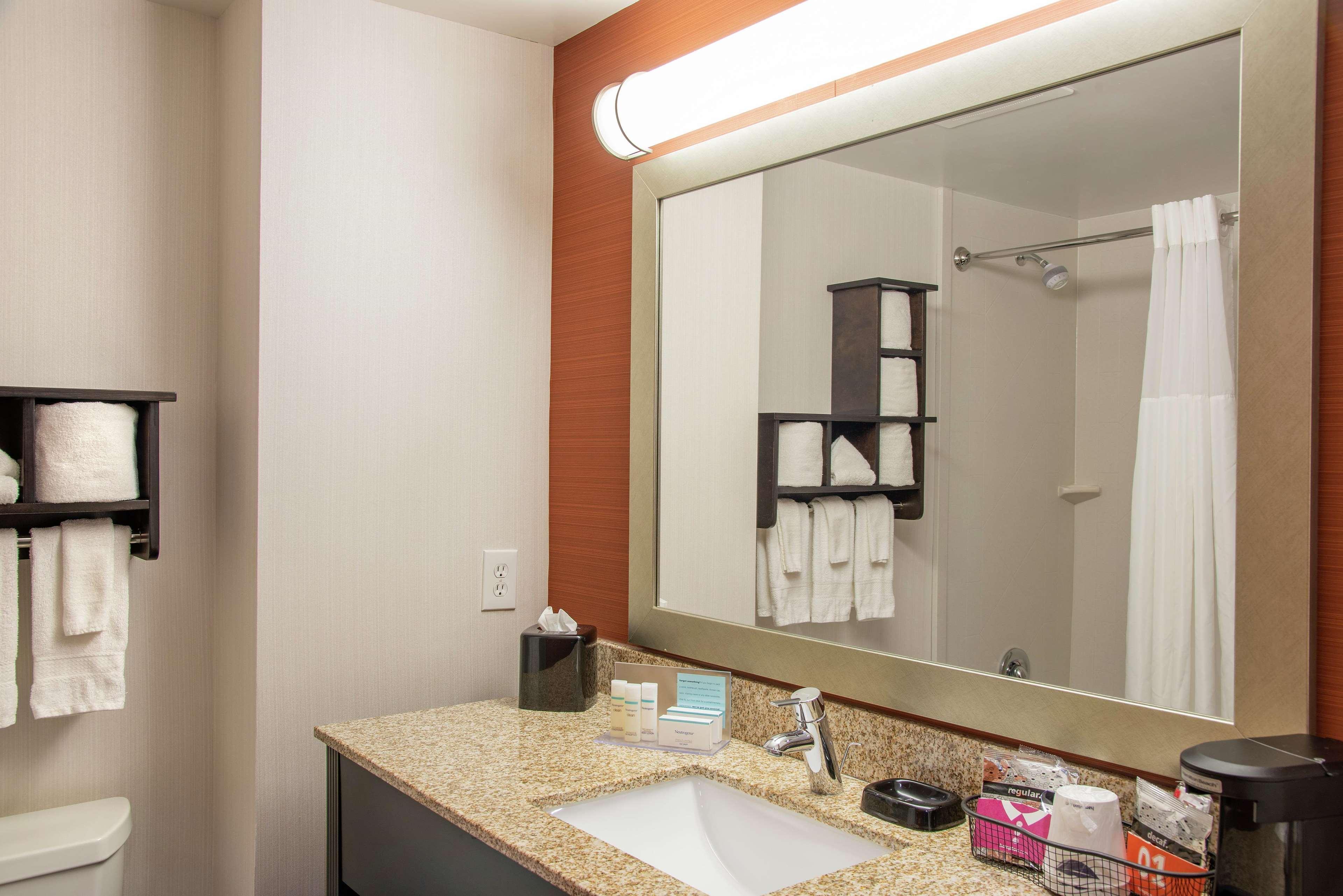 Hampton Inn Akron-South Exteriör bild