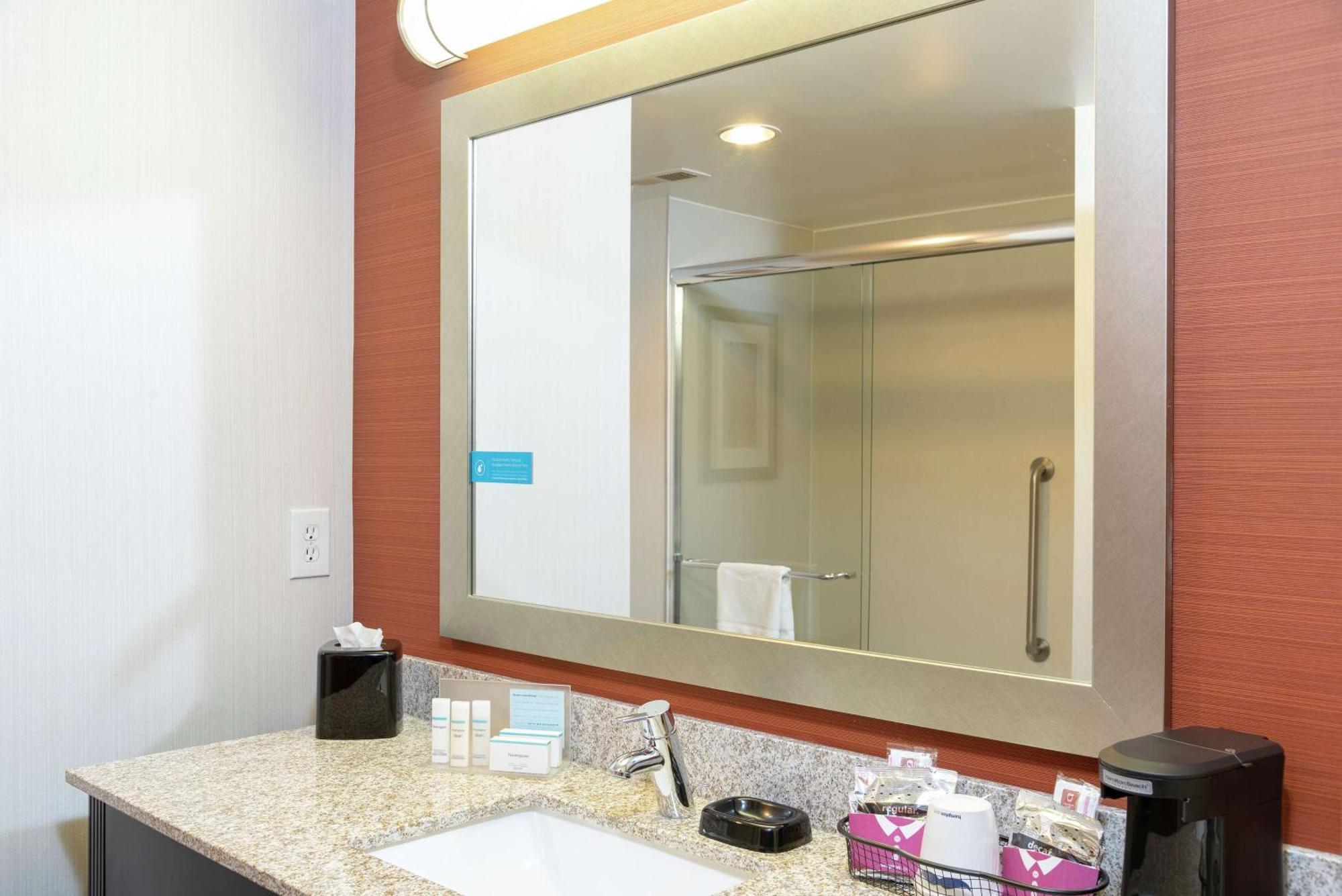 Hampton Inn Akron-South Exteriör bild